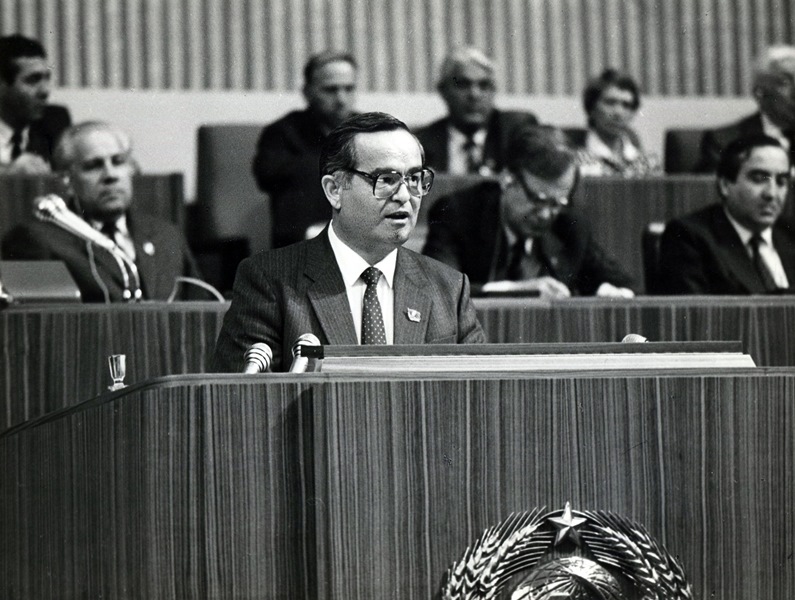 Первый председатель верховного совета. Каримов 1990. И Каримов 1989. Ислом Абдуганиевич Каримов 31 август 1991.